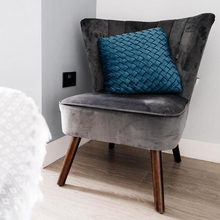 Churnet Valley Townhouse - Modern Cheadle Houseヴィラ エクステリア 写真