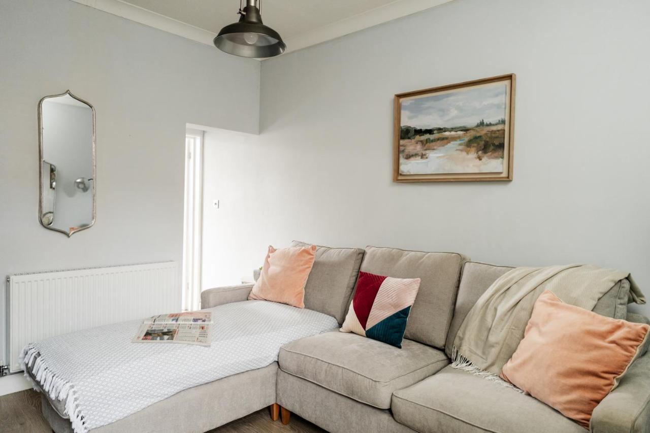 Churnet Valley Townhouse - Modern Cheadle Houseヴィラ エクステリア 写真